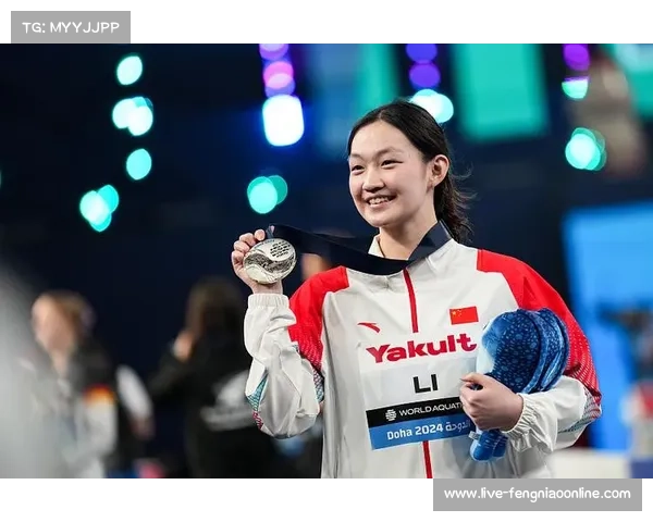 李冰洁在全国游泳冠军赛女子400米自由泳中以3分59秒99打破亚洲纪录 李冰洁在全国游泳冠军赛女子400米自由泳中以3分59秒99打破亚洲纪录